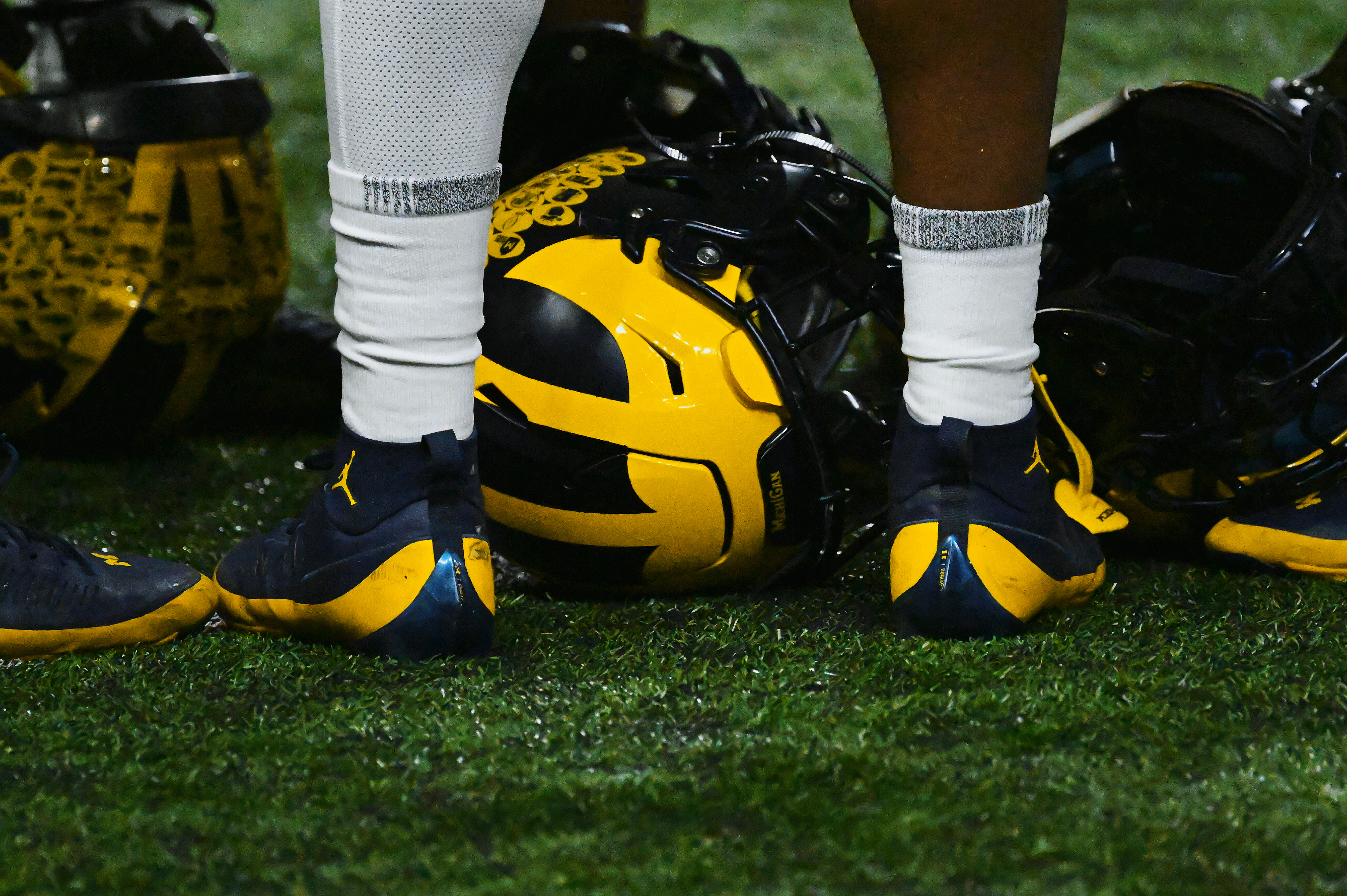 JUST IN: Michigan Running Back Enters Transfer Portal - Sports ...