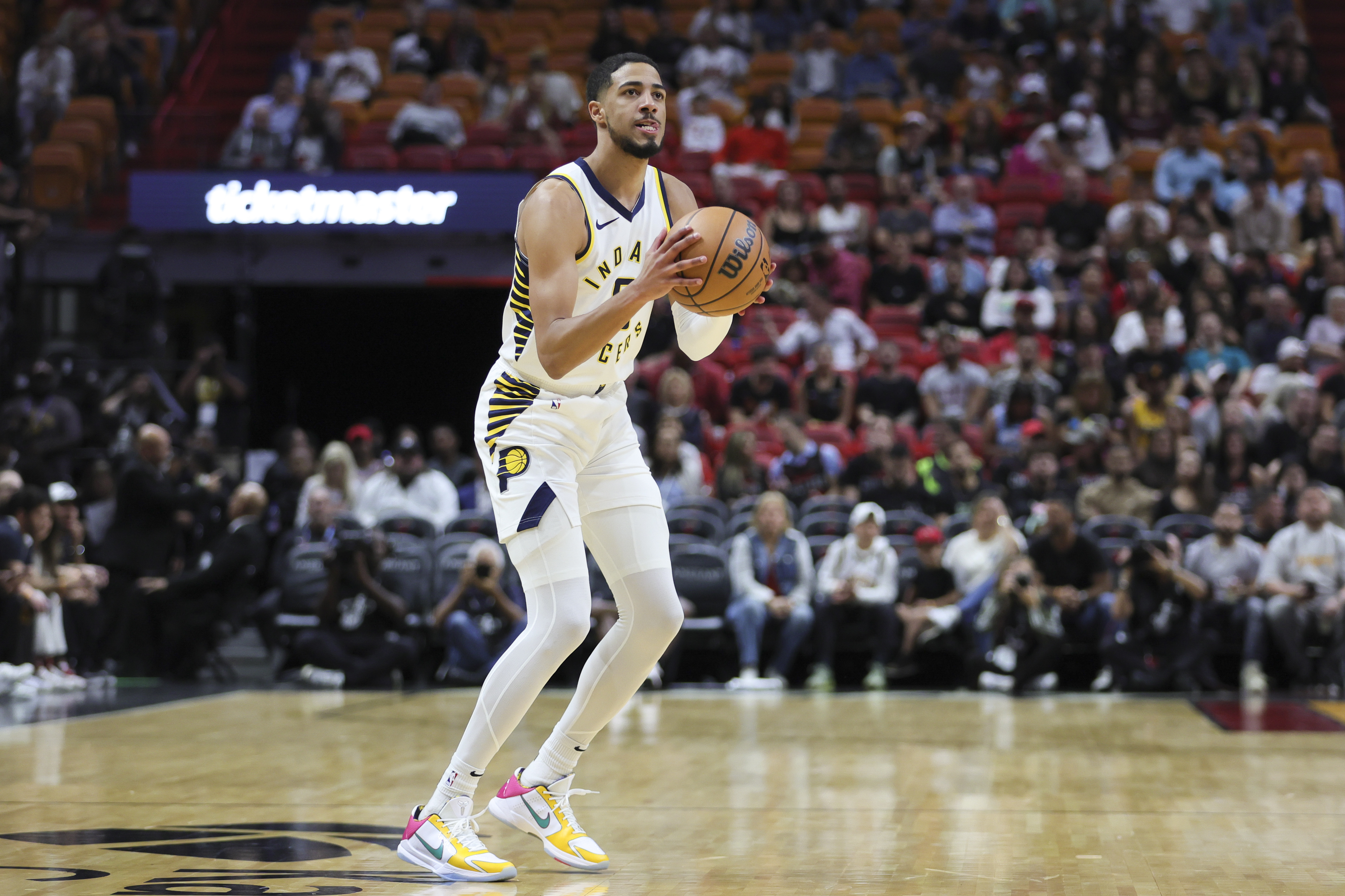 Tyrese Haliburton Named A Finalist For November 2023 Eastern Conference ...