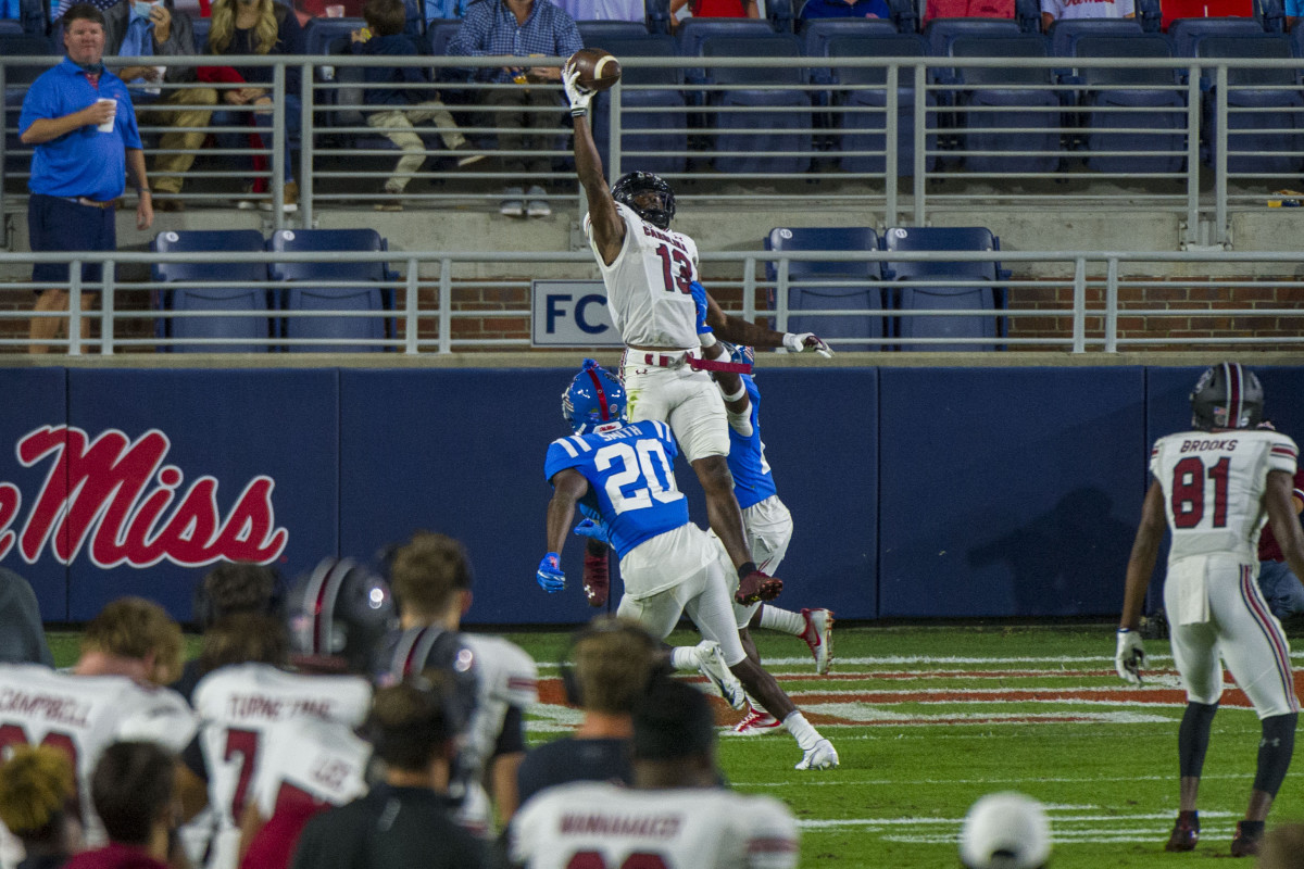 Former Gamecock WR Shi Smith making a one-handed touchdown grab vs. Ole Miss (14th Nov., 2023)