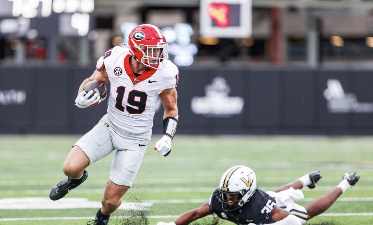 Georgia Football Tight End Brock Bowers Wins Second Straight John ...