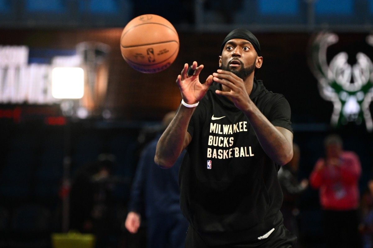 Milwaukee Bucks forward Bobby Portis (9) warms up before the game against the Indiana Pacers a