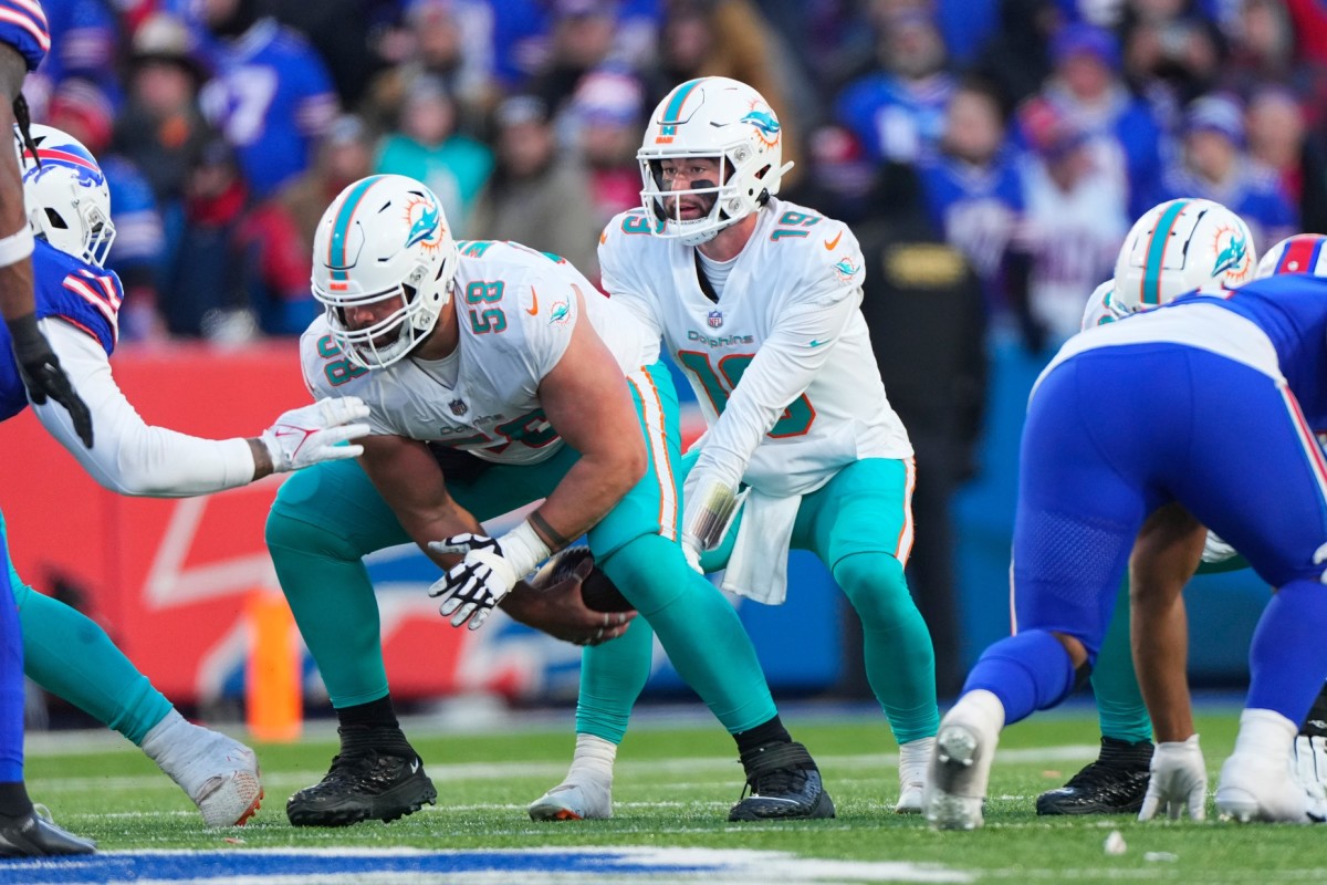 Miami Dolphins Forced To Finish Season Without Star Center Connor ...