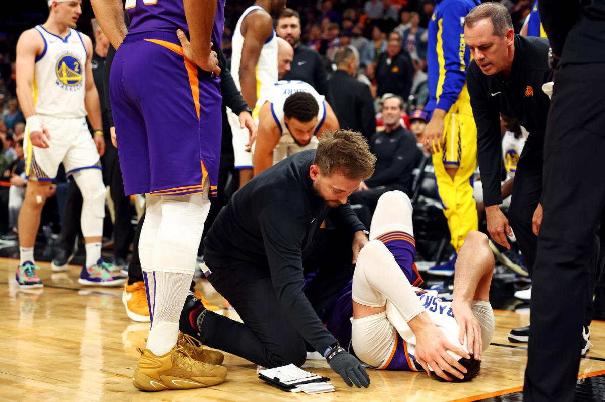 Phoenix Suns React to Draymond Green Punch 'He Needs Help' Sports
