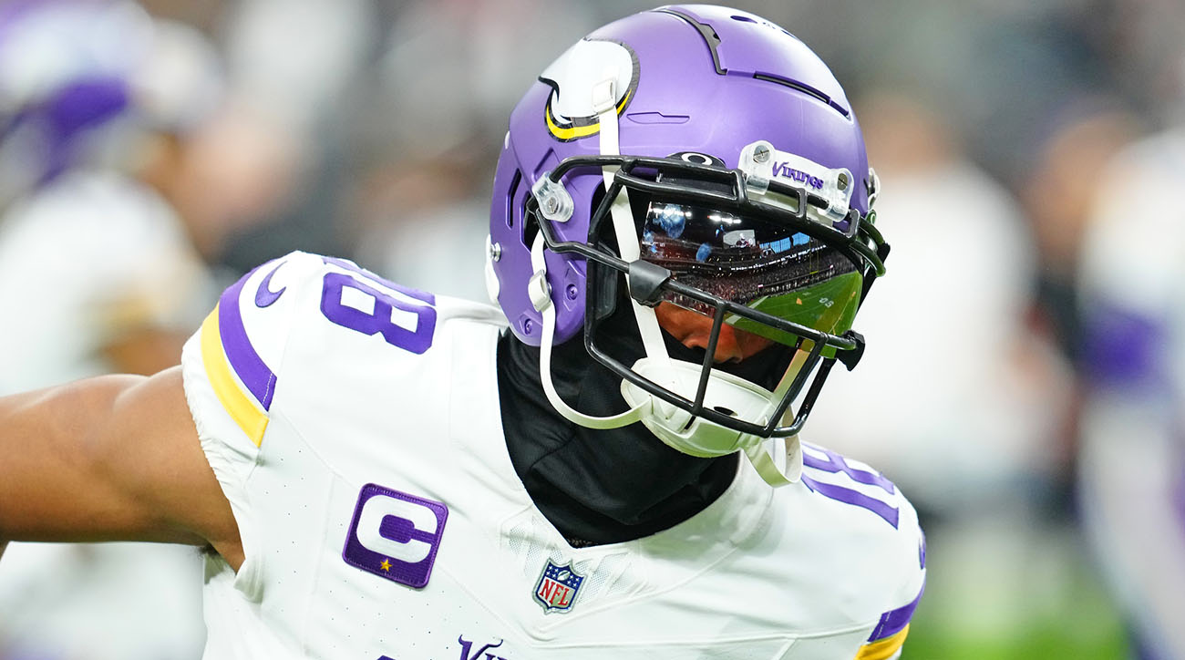 Vikings receiver Justin Jefferson warms up before a game against the Las Vegas Raiders.