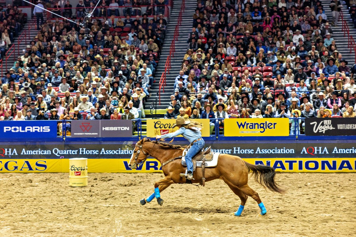 Brittany Pozzi Tonozzi in Round 2 of the 2023 Wrangler National Finals Rodeo.