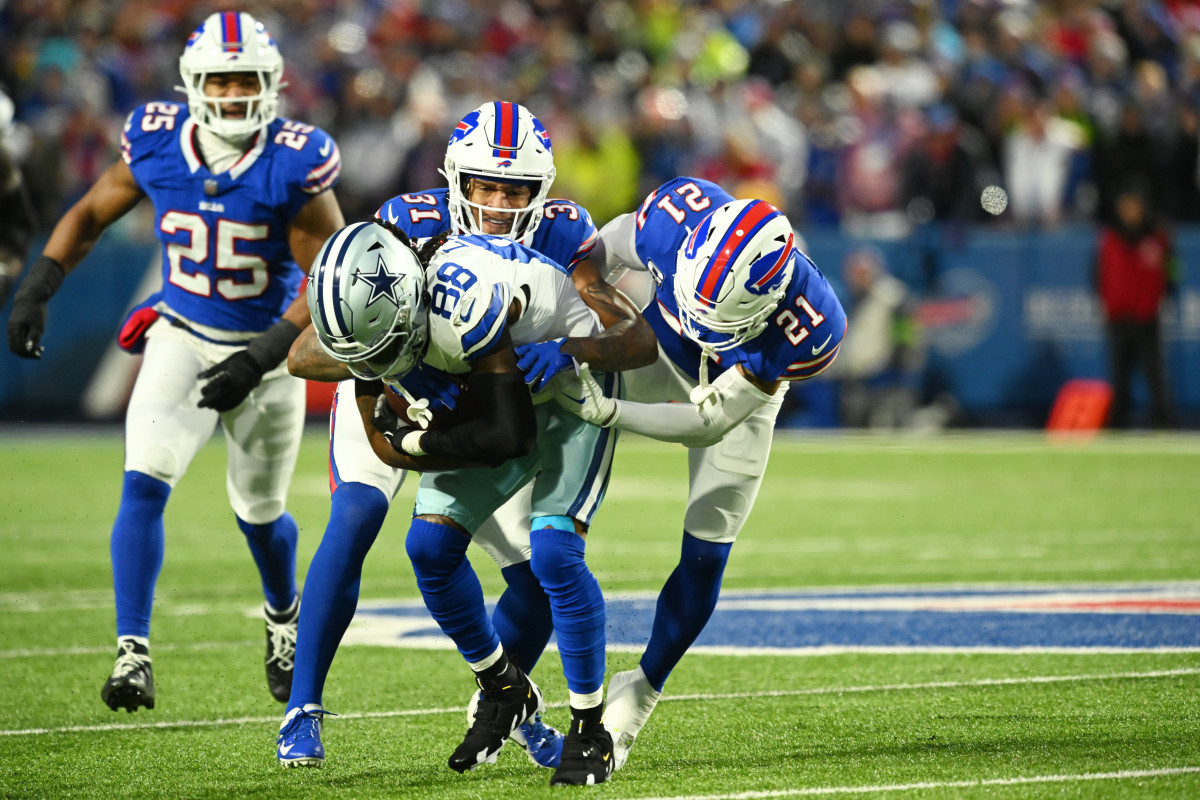 Buffalo Bills, James Cook Bullying Dallas Cowboys, Lead Big at Halftime