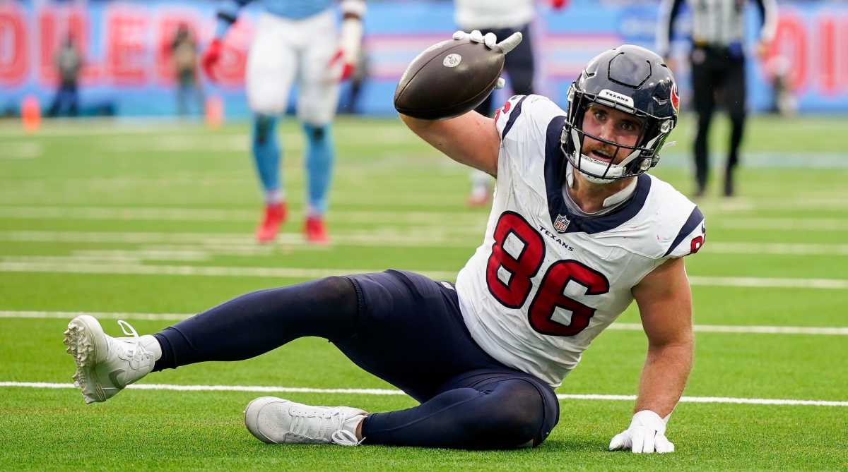 Texans tight end Dalton Schultz celebrates receiving a pass