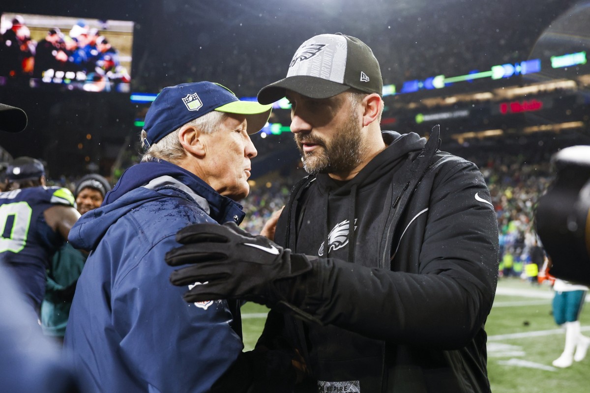 Philadelphia Eagles head coach Nick Sirianni shakes the hand of Seattle Seahawks head coach Pete Carroll after the Eagles lost for a third straight week.