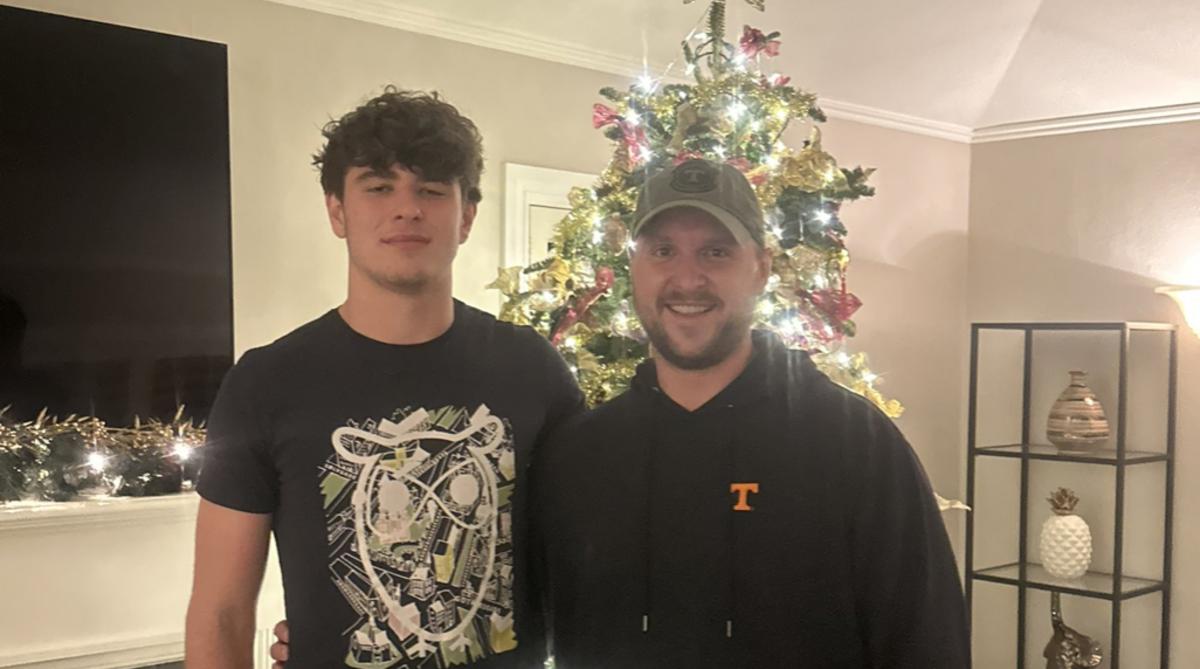 2024 TE Cole Harrison with Tennessee TEs coach Alec Abeln. (Photo courtesy of Cole Harrison)