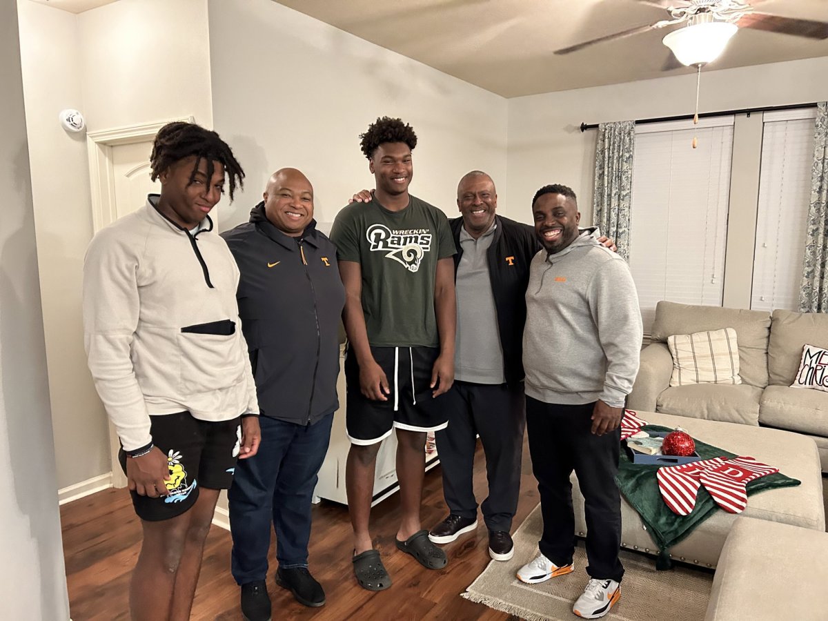 2024 5-star DL Dominick McKinley with Tennessee DC Tim Banks and DL coach Rodney Garner. (Photo courtesy of Dominick McKinley)