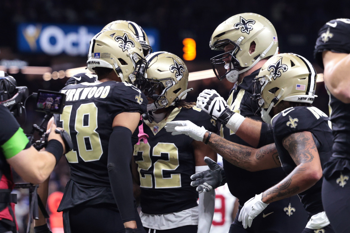 New Orleans Saints wide receiver Keith Kirkwood (18) celebrates with teammates after a touchdown catch against the New York Giants