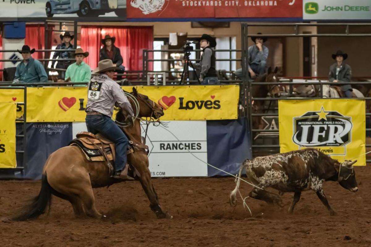 Travis Graves, the 2020 IPRA World Champion Heeler.