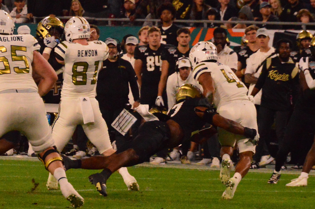 UCF tackling a Georgia Tech running back