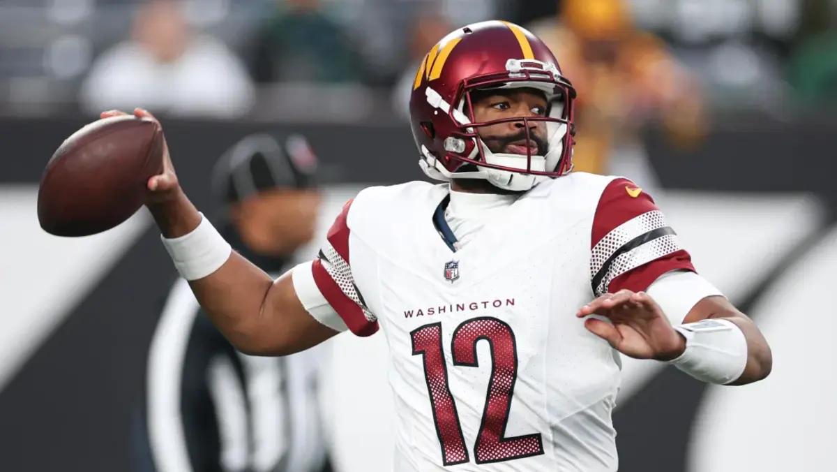 Jacoby Brissett throwing a pass vs. the New York Jets.