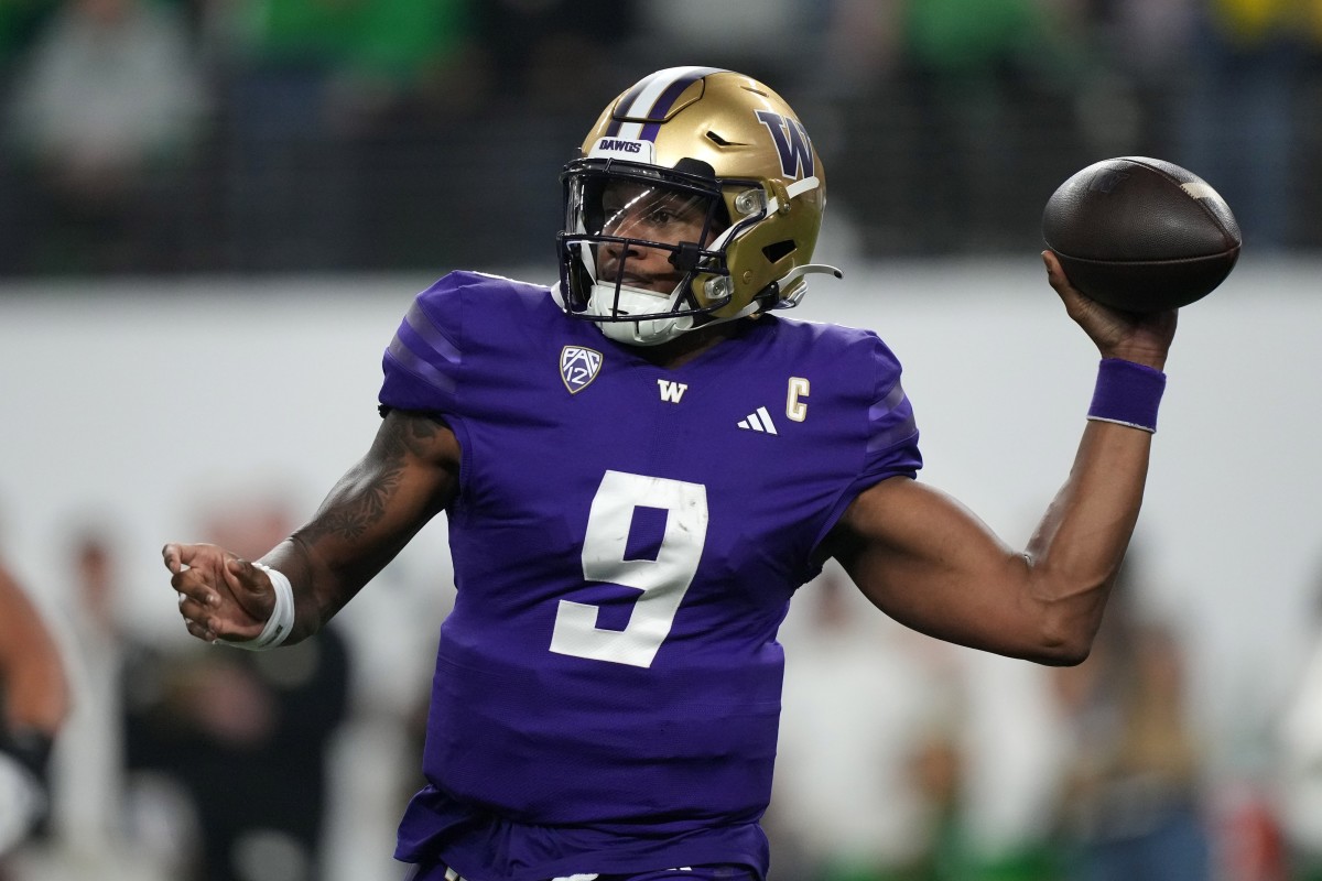 Washington Huskies quarterback Michael Penix Jr. (9) throws the ball against the Oregon Ducks in the second half of the Pac-12 Championship game at Allegiant Stadium.