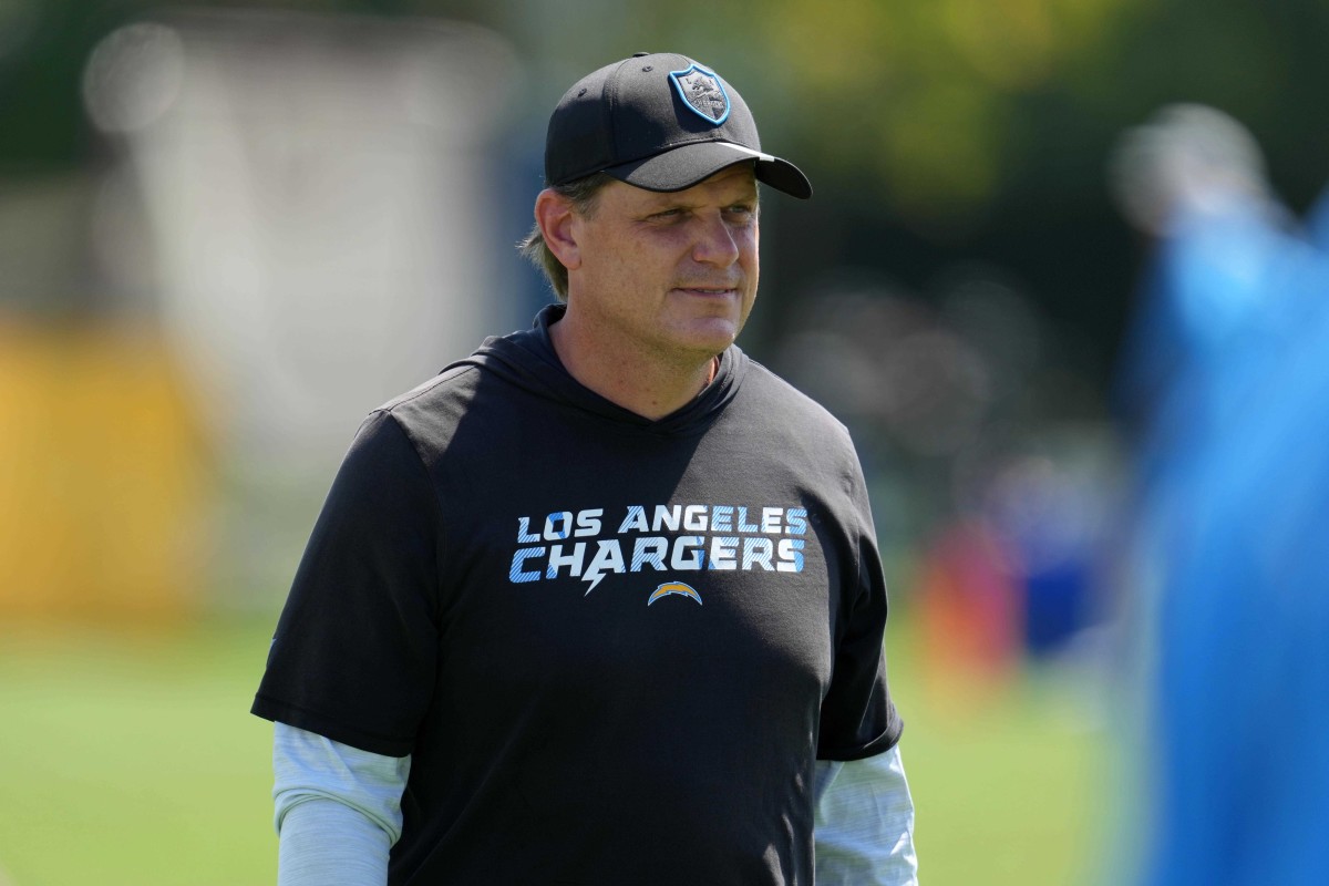 Chargers News: Players Give Vote of Confidence to Giff Smith as Interim