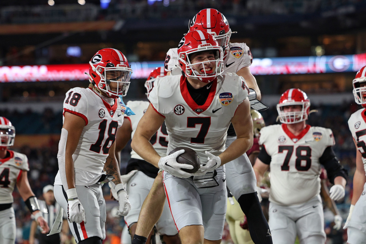 Georgia Bulldogs Send Message To College Football Playoff Committee in  Dominant Victory - Sports Illustrated Georgia Bulldogs News, Analysis and  More