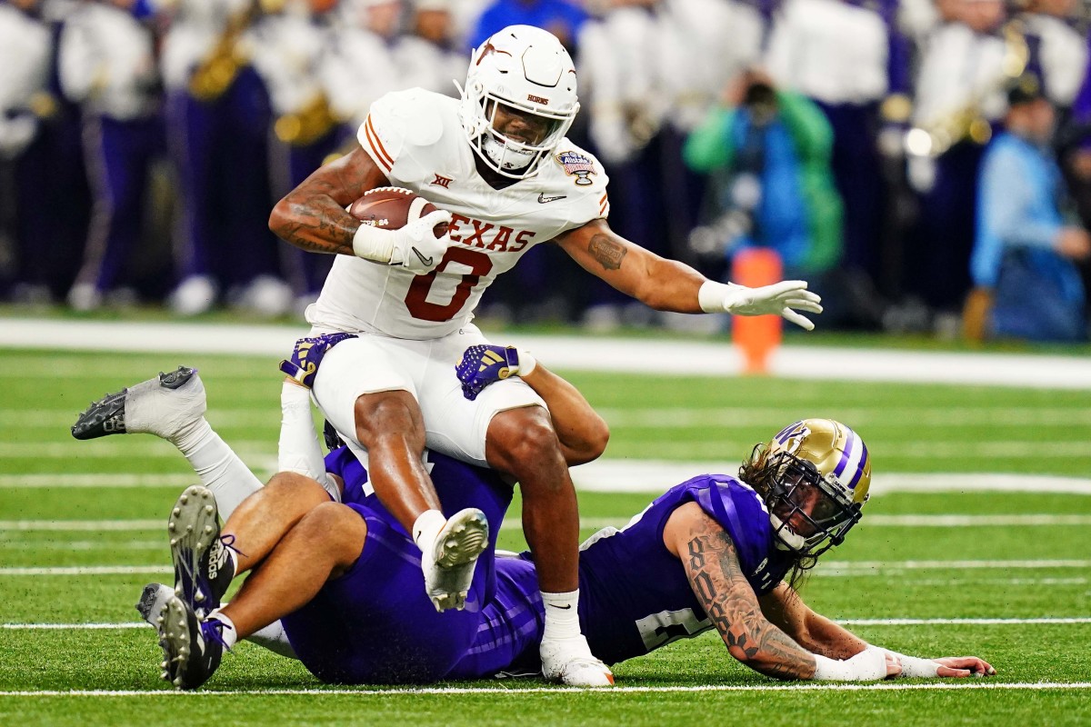 Texas tight end Ja'Tavion Sanders