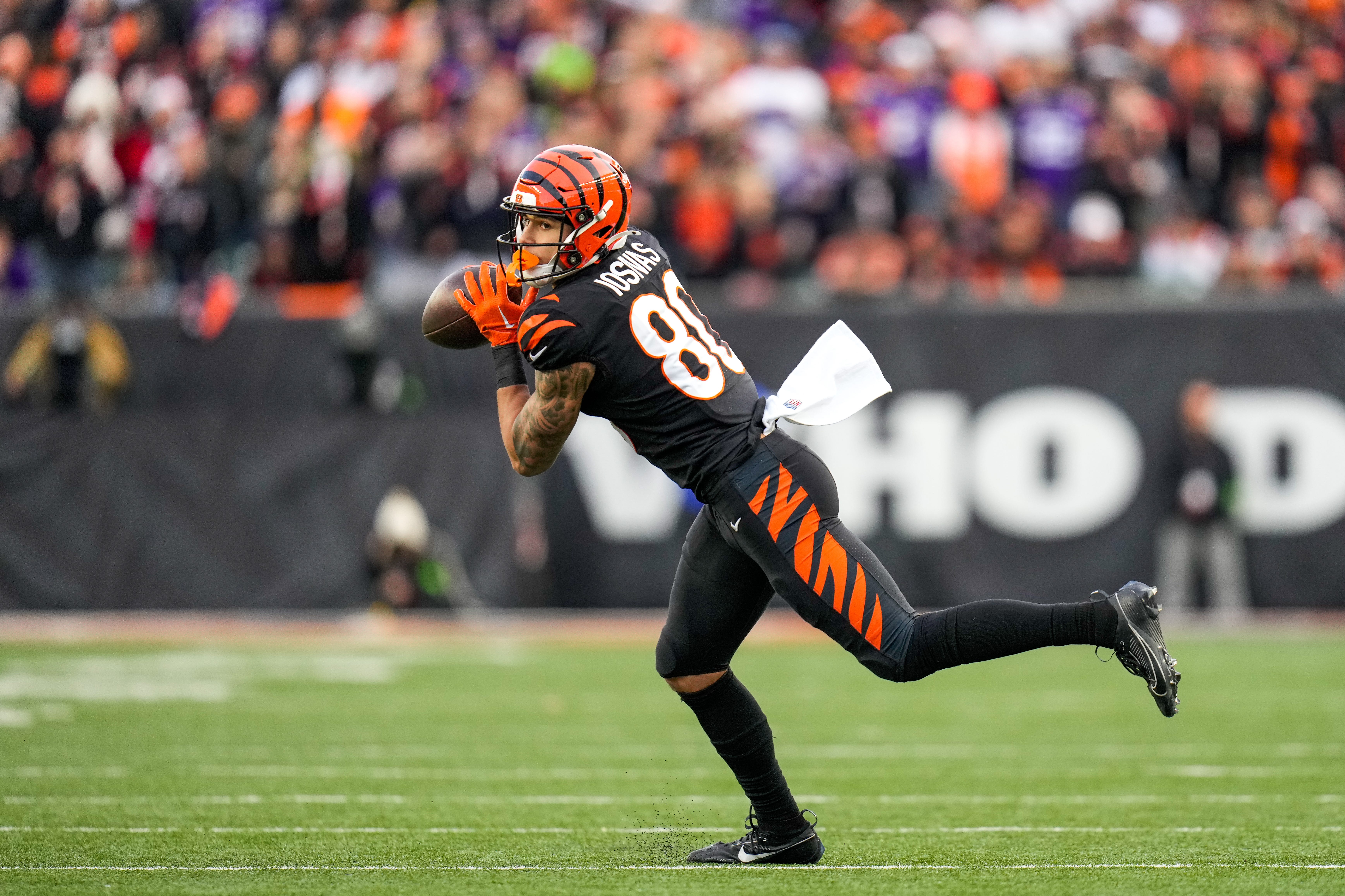 Watch: Cincinnati Bengals Quarterback Jake Browning Connects With ...