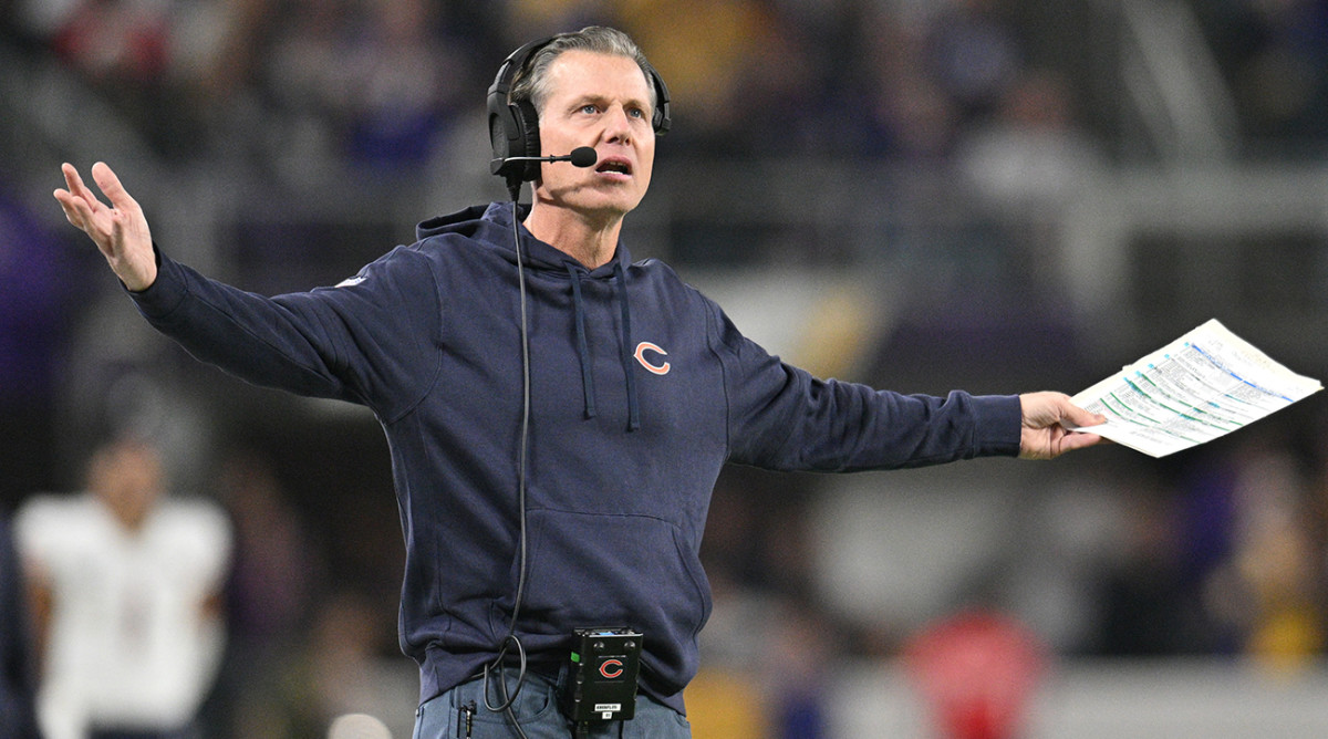 Chicago Bears coach Matt Eberflus reacts during the second quarter against the Minnesota Vikings at U.S. Bank Stadium.