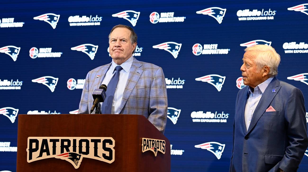 Bill Belichick and Robert Kraft Ended Final Press Conference With Really  Awkward Moment - Sports Illustrated