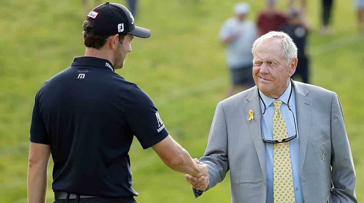 Jack Nicklaus winks at Patrick Cantlay after Cantlay won the 2019 Memorial Tournament.