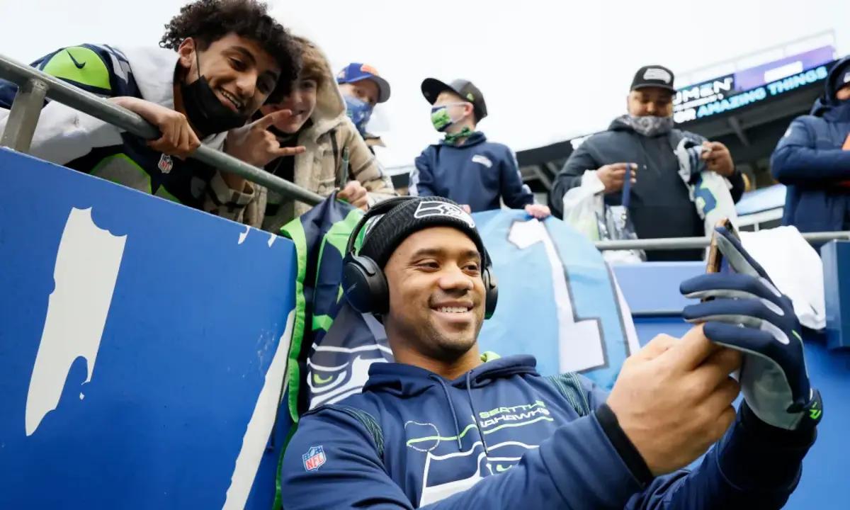 Russell-Wilson-Seattle-return