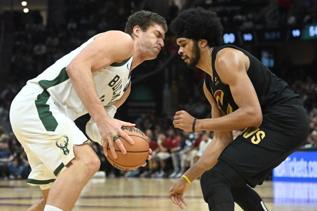 Veteran Milwaukee Bucks Center Brook Lopez Joins The 16,000-point Club ...