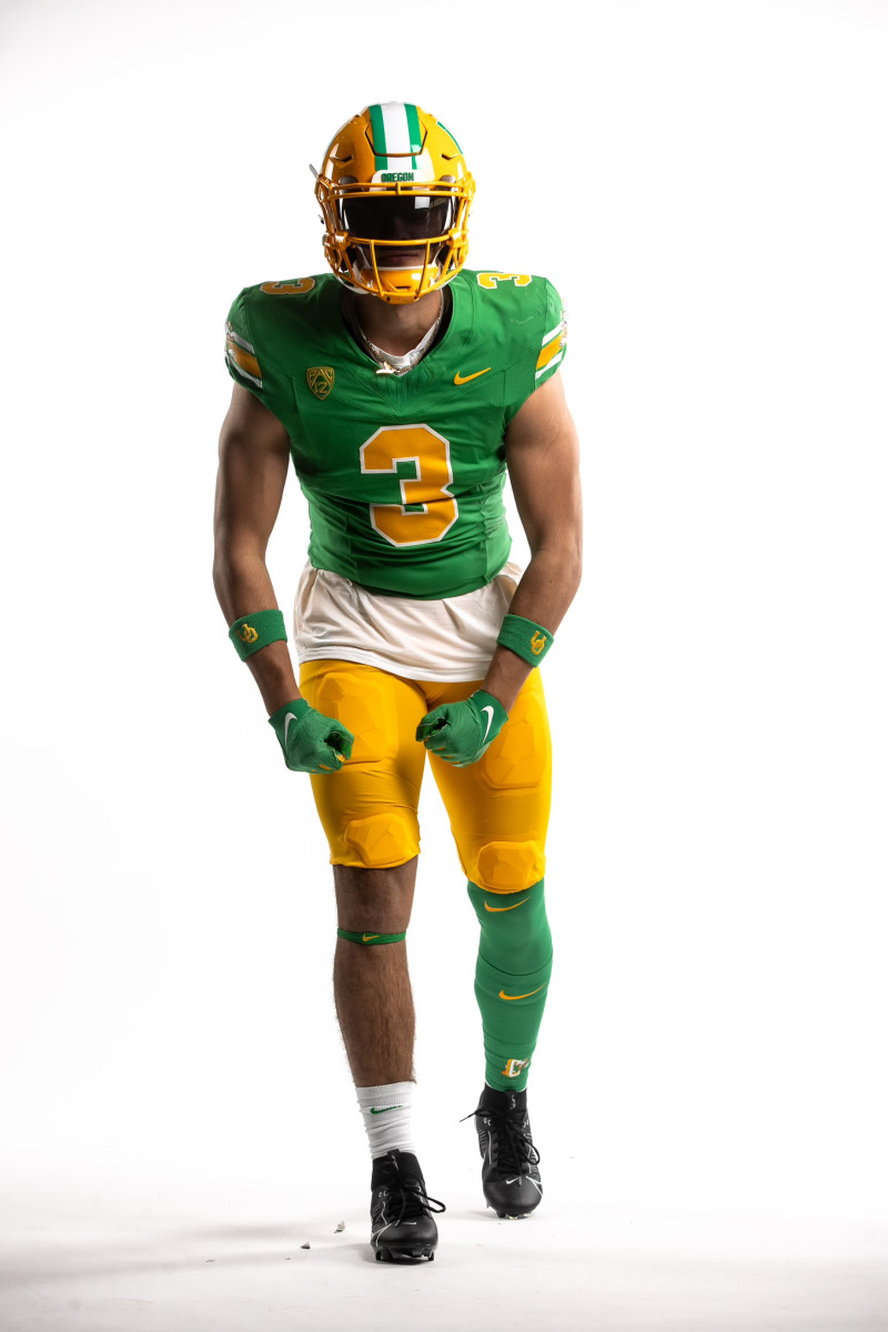 Noah Mikhail flexes during a visit to the University of Oregon.