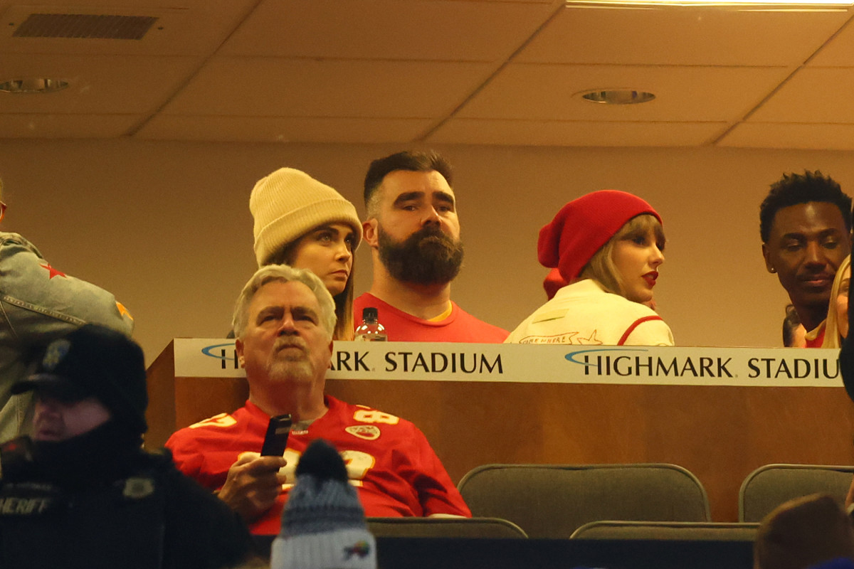 Taylor Swift (right) and Jason Kelce (left) in the suites before the 2024 AFC divisional round game between the Kansas City Chiefs and Buffalo Bills at Highmark Stadium.