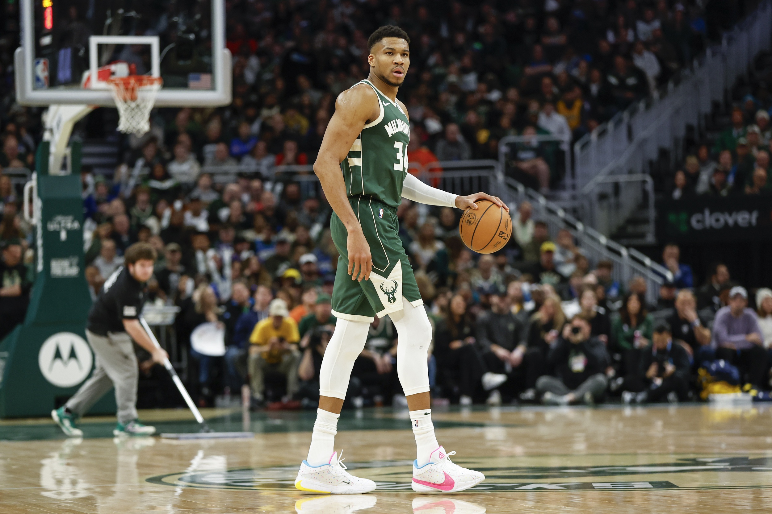 Giannis Antetokounmpo S Instagram Post After Bucks Pistons Game Fastbreak On Fannation