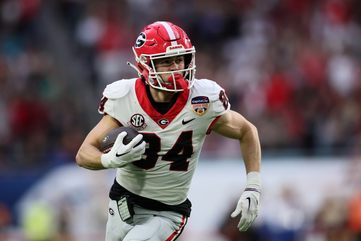 The Las Vegas Raiders would gain a young wide receiver who knows what it takes to win with two-time college football national champion Ladd McConkey from Georgia.