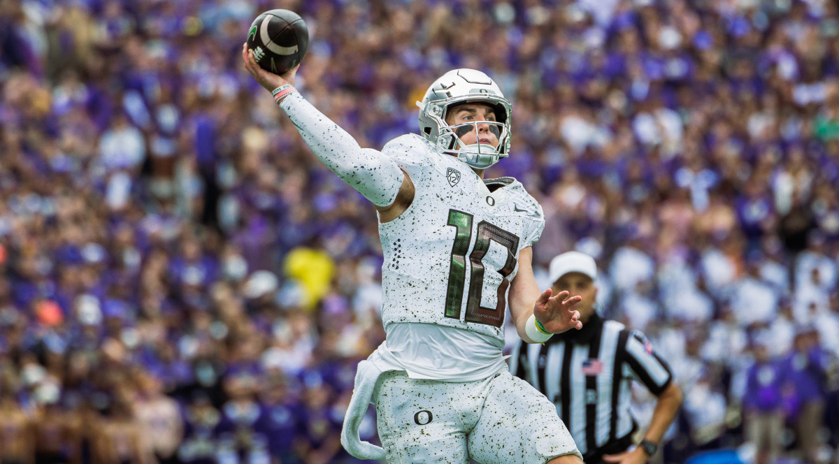 Oregon Football Bo Nix and Troy Franklin and Projected in First Round