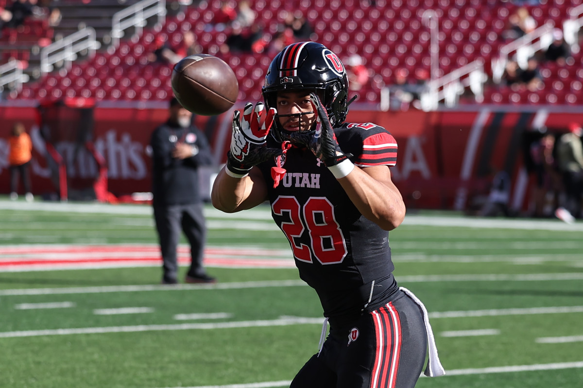 Utah Utes safety Sione Vaki (28) warms up before the game against the Arizona State Sun Devils at Rice-Eccles Stadium.