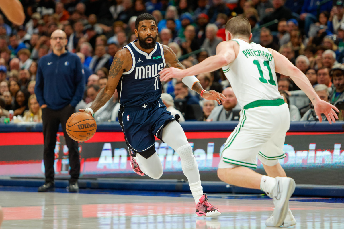 Mavericks guard Kyrie Irving