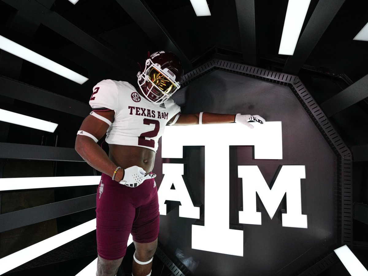 2025 4-star LB Kelvion Riggins during an unofficial visit to Texas A&M. (Photo courtesy of Kelvion Riggins)