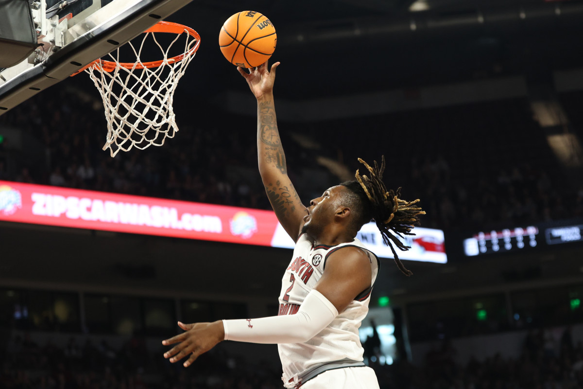 BJ Mack going up for a layup vs. Missouri (27th Jan., 2024)