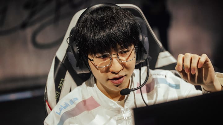 BLG botlaner Elk deathless in MSI 2023 debut