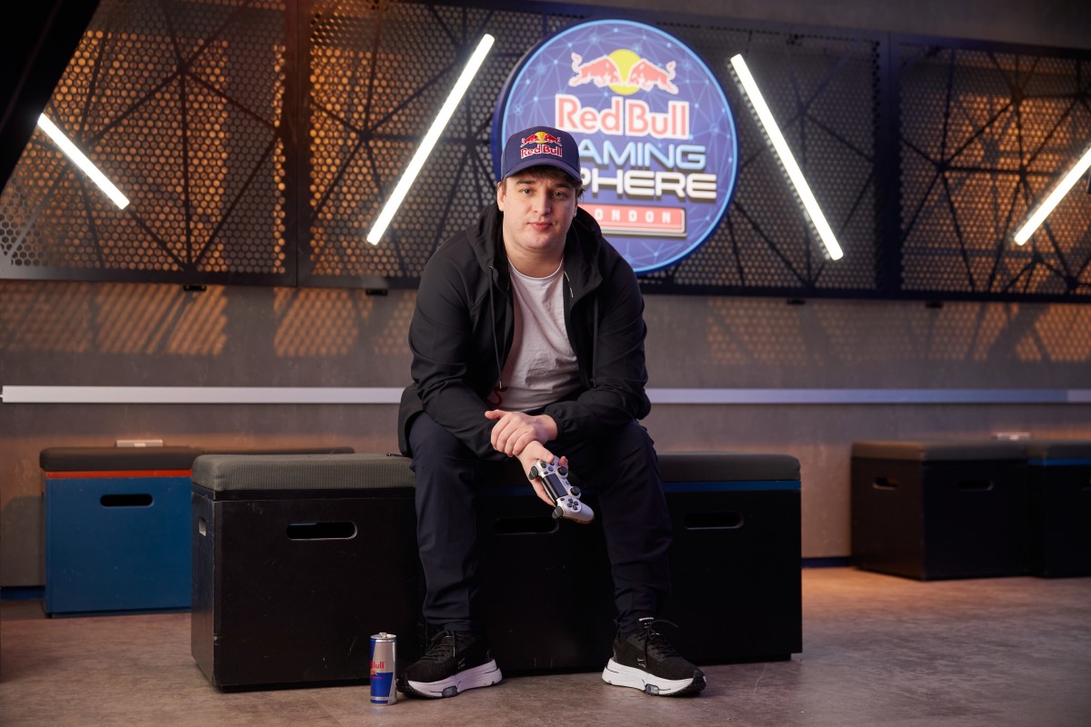 Jukeyz cool pose at red bull gaming sphere for WSOW