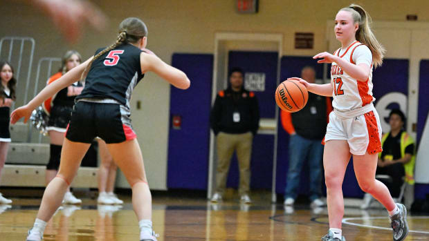 a Silverton Mountain View 5A Oregon girls basketball quarterfinal 2024 Leon Neuschwander 3