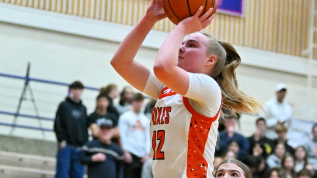 a Silverton Mountain View 5A Oregon girls basketball quarterfinal 2024 Leon Neuschwander 11