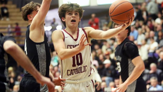 a Tualatin Central Catholic 6A Oregon boys basketball semifinal 2024 Dan Brood 37