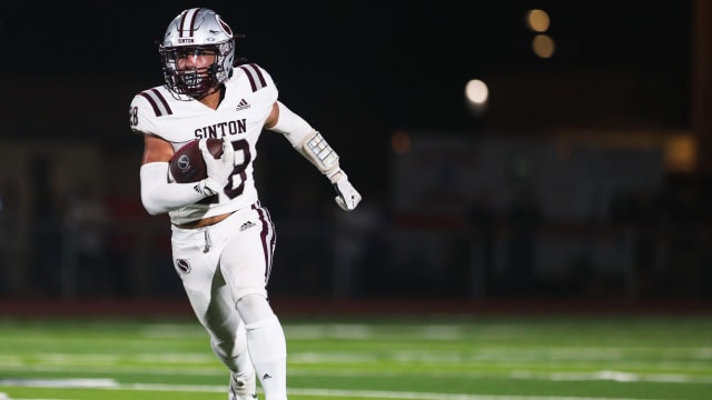 Sinton's Derek Garcia.