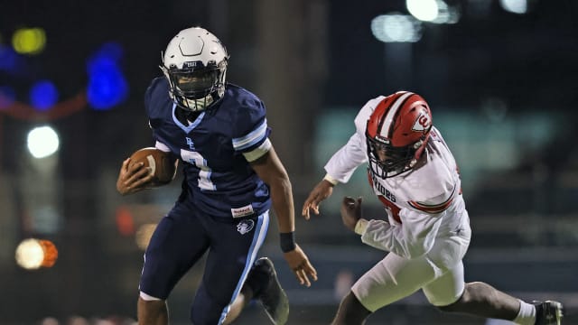 Belleville East quarterback Armon Vinson