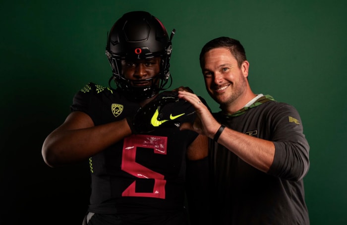 Tony Cumberland, 5-star Defensive Lineman, Commits To Oregon Ducks 