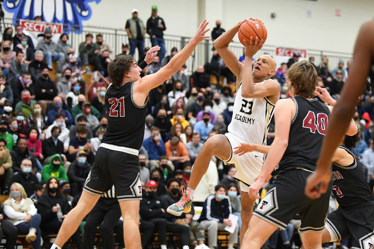 Link-Academy.Tualatin.boys-basketball.LSI-2021.Leon-Neuschwander.5