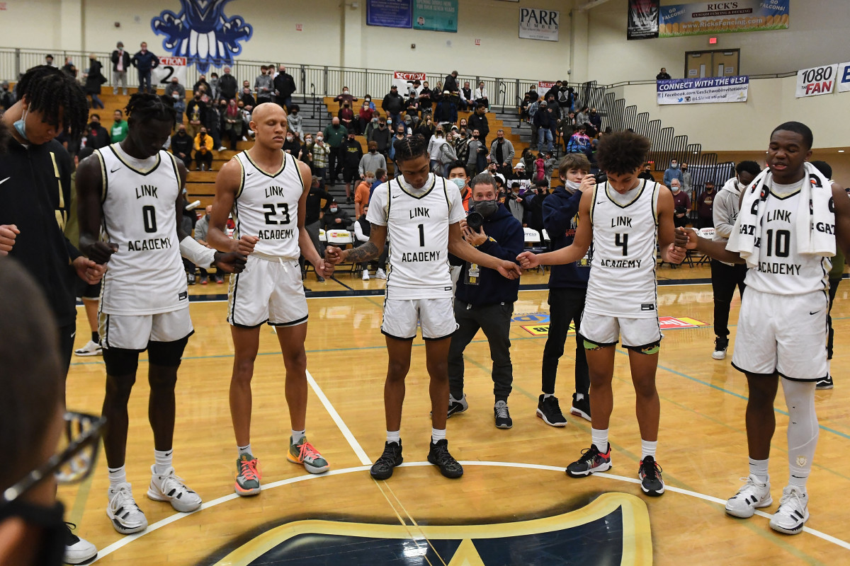 Link-Academy.Tualatin.boys-basketball.postgame.LSI-2021.Leon-Neuschwander.8