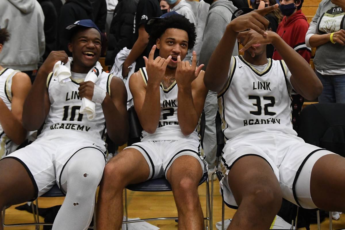 Link-Academy.Tualatin.boys-basketball.postgame.LSI-2021.Leon-Neuschwander.13