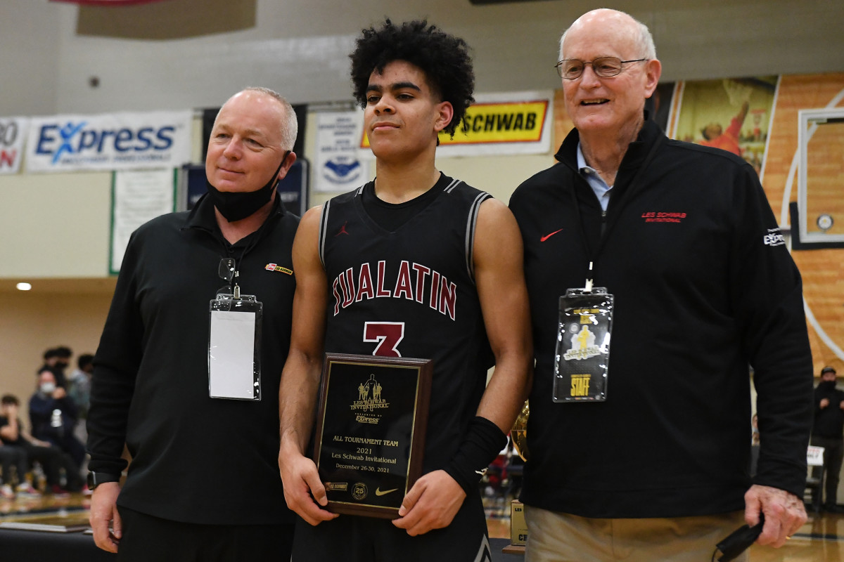 Link-Academy.Tualatin.boys-basketball.postgame.LSI-2021.Leon-Neuschwander.14