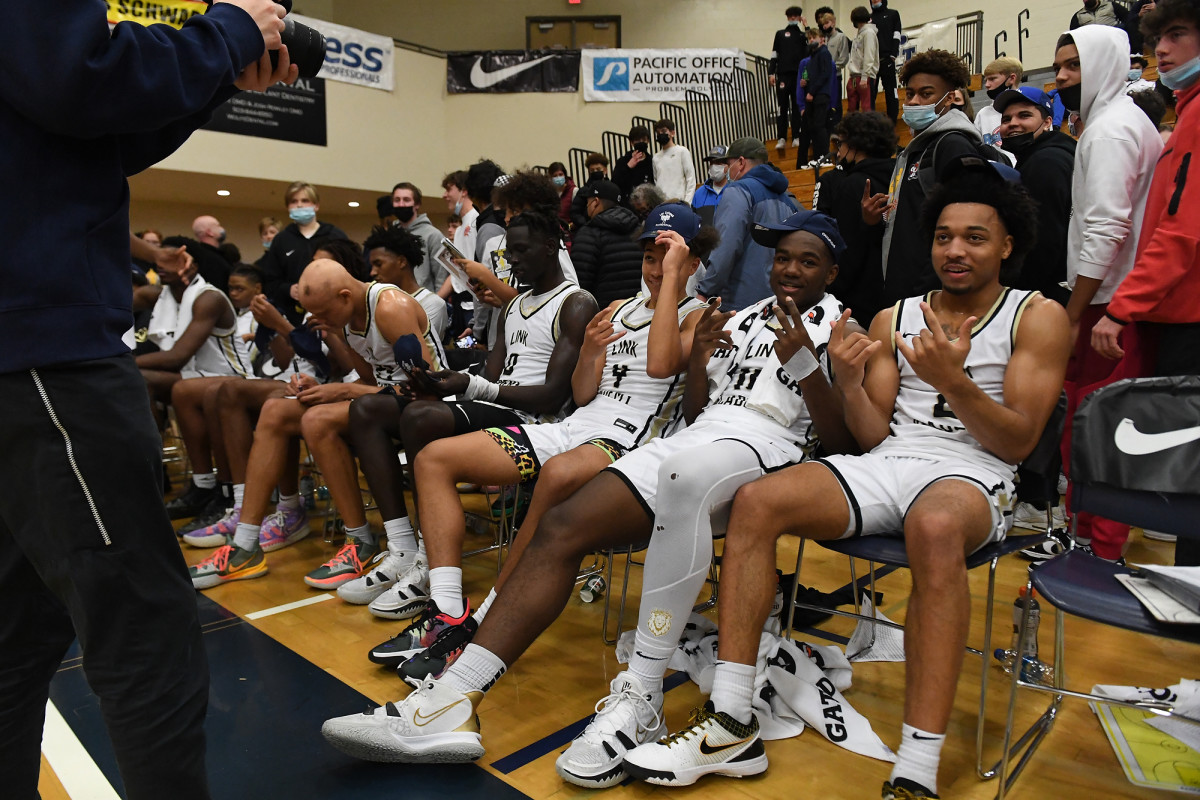 Link-Academy.Tualatin.boys-basketball.postgame.LSI-2021.Leon-Neuschwander.10